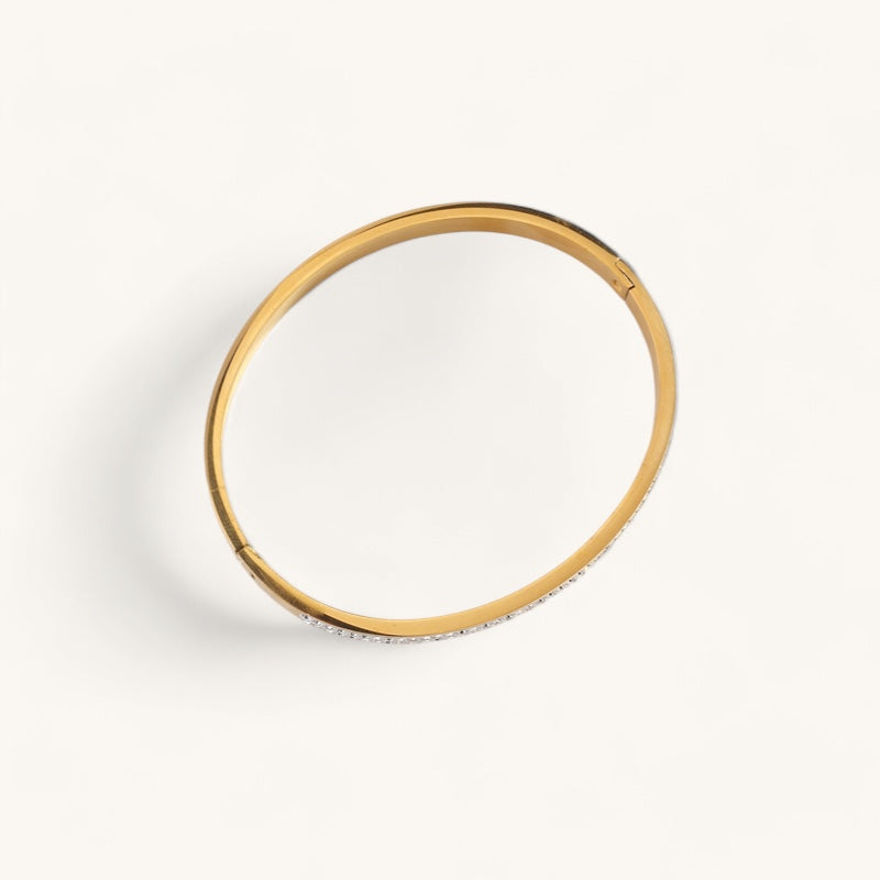 The diamond hoop bracelet