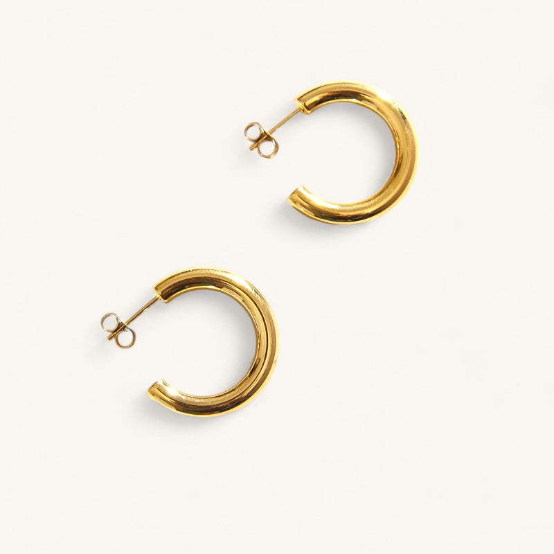 The belle hoop earrings