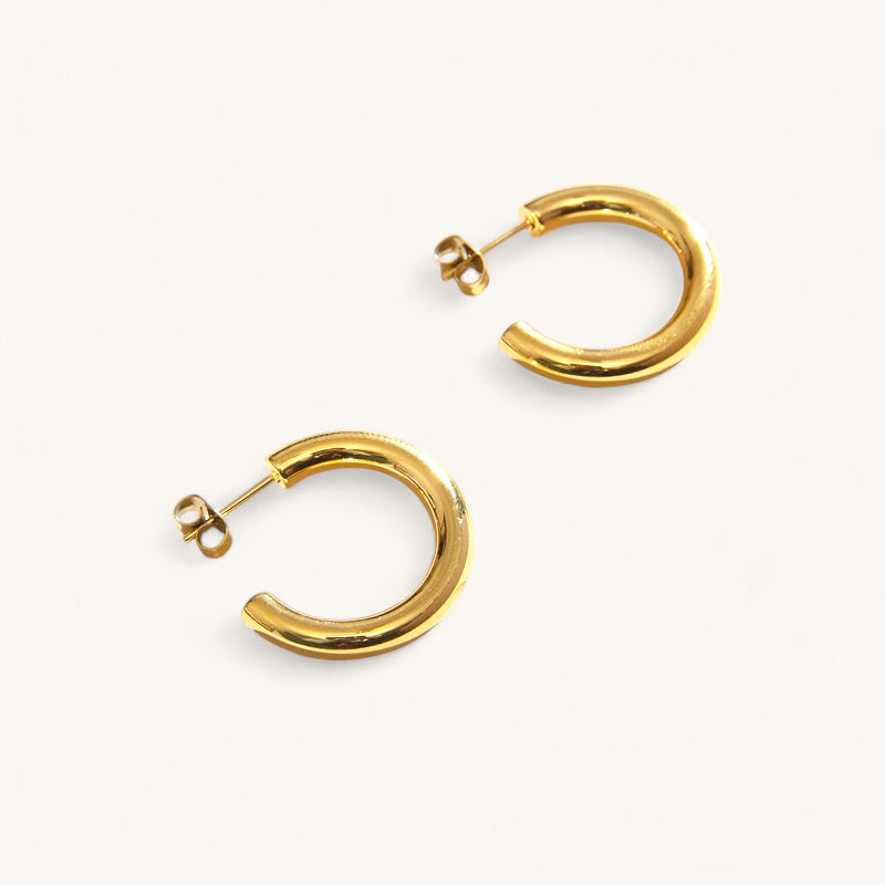 The belle hoop earrings