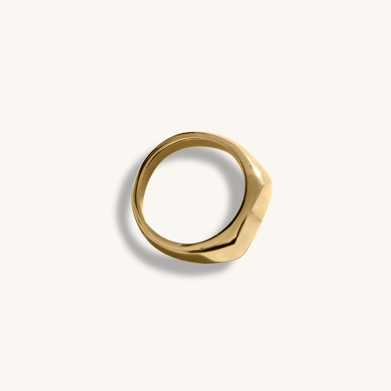 The hexagon signet ring