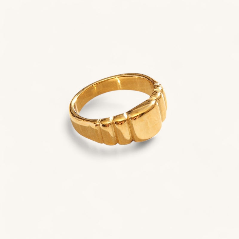 The cleo ring