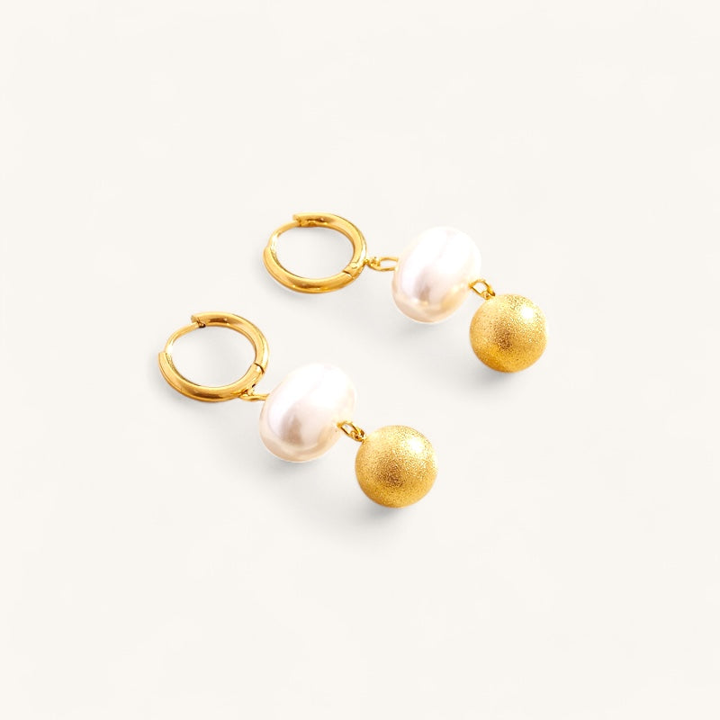 The pearl drop earrings