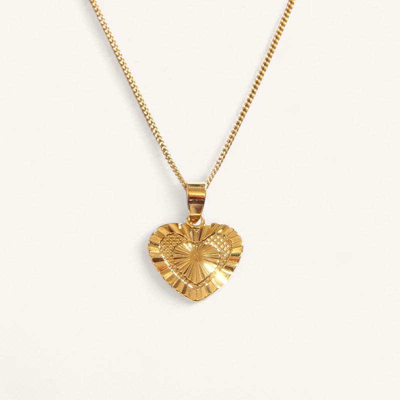 The heart pendant necklace