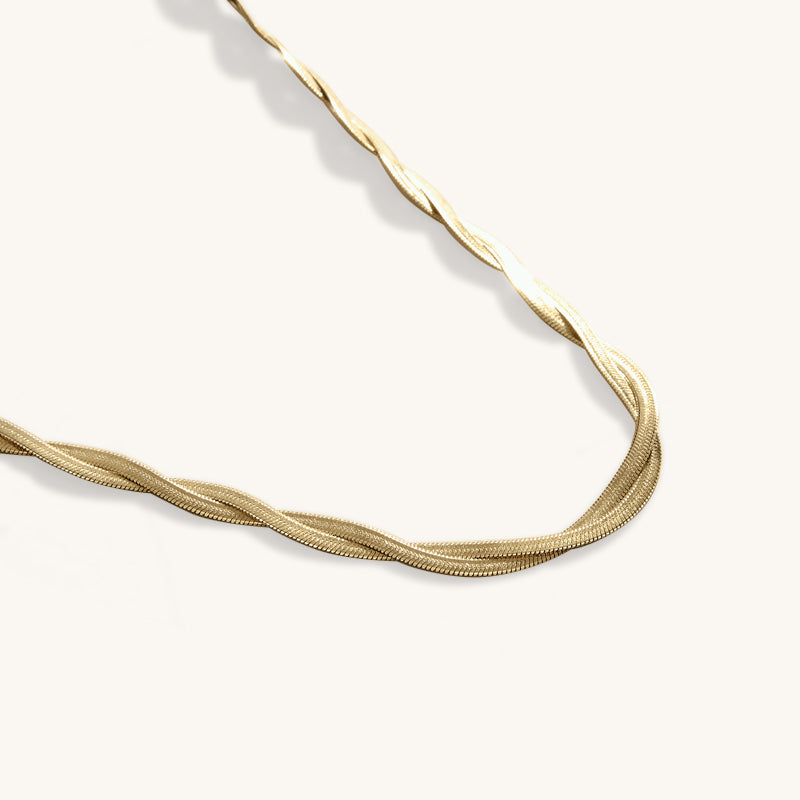 The twist slinky chain necklace