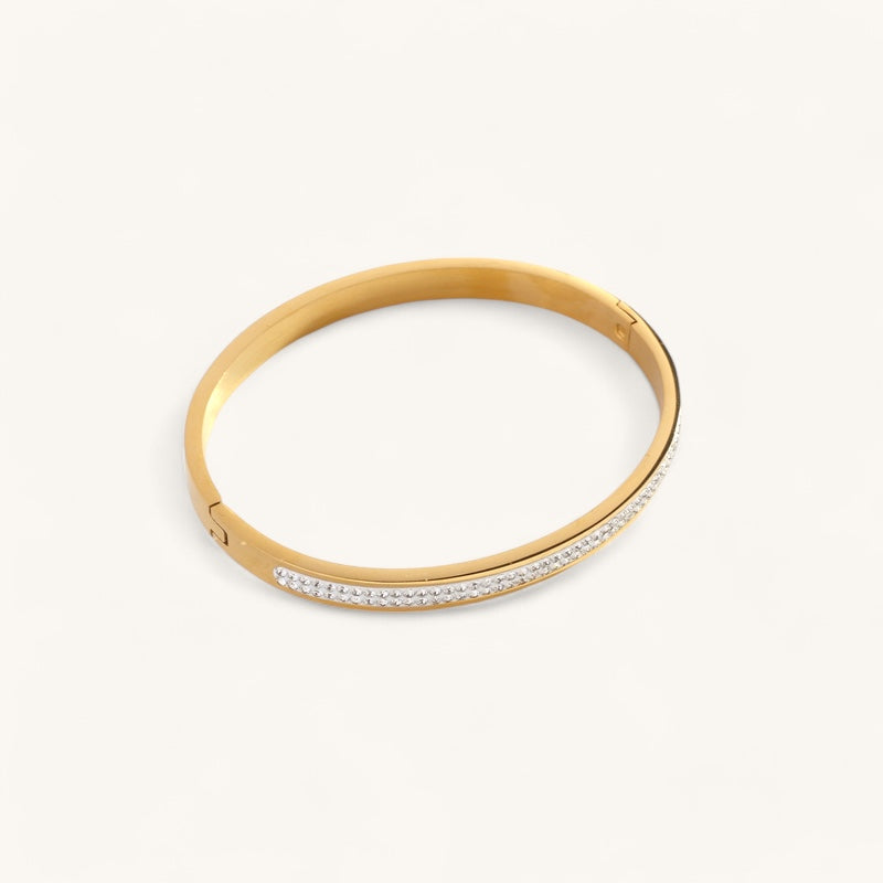 The diamond hoop bracelet